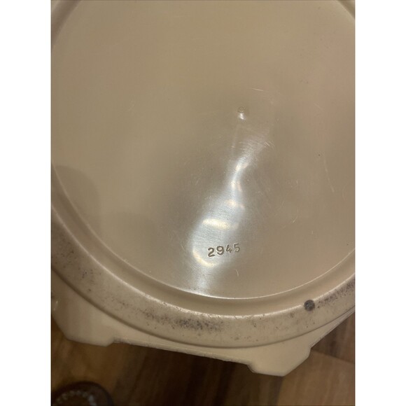 Vintage Rubbermaid Trash Can Waste Basket Almond Cream Tan Basket Weave 2945 - Picture 8 of 9